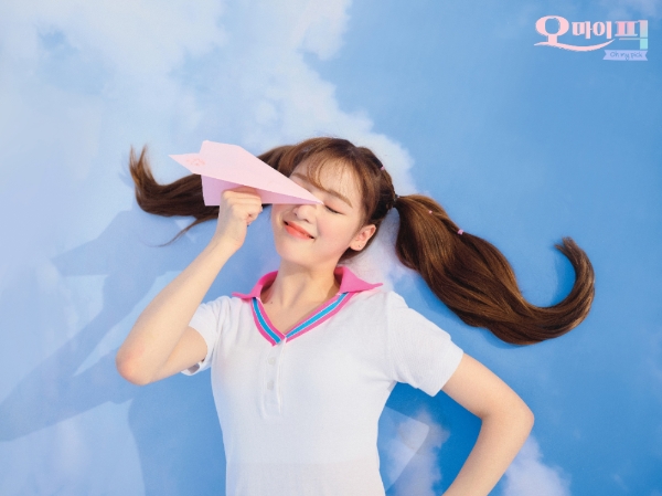 롯데홈쇼핑은 걸그룹 ‘오마이걸’ 승희, 배우 이훈 등 유명 인플루언서와 연계한 미디어커머스형 콘텐츠를 강화하며 밀레니얼세대부터 중장년층까지 다양한 연령층공략에 나선다. /사진=롯데그룹.