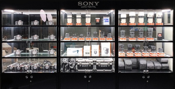 일렉트로마트는 11일부터 카메라 렌탈 서비스 선보인다. /사진=신세계그룹.