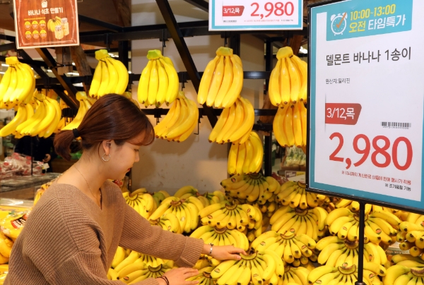 이마트는 16일부터 평일 오전 한정 ‘신선식품 타임특가’ 상품을 본격 선보인다. /사진=신세계그룹.