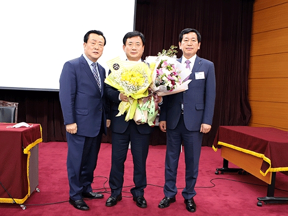 △사진은 좌측부터 은현농협 이진회 조합장, 수원농협 염규종 조합장(신임이사) 안산농협 박경식 조합장.