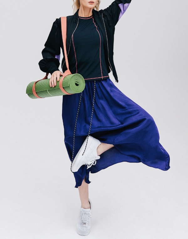 한섬은 자사 수입의류(컨템포러리) 편집숍 톰그레이하운드(TOM GREYHOUND)에서 봄 시즌을 맞아 ‘애슬레저(Athleisure) 캡슐 컬렉션’ 11개 모델을 출시한다. /사진=현대백화점그룹.