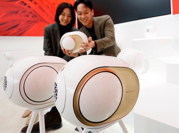 갤러리아가 운영하는 프리미엄 라이프스타일 플랫폼 ‘고메이494한남’에 미래지향적 복합 음향 시설이 오픈 해 눈길을 끈다. /사진=한화갤러리아.