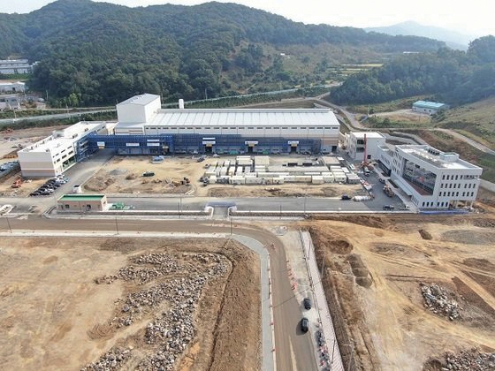 ▲ 포스코케미칼이 충남 세종시에 짓고 있는 포스코케미칼 음극재 2공장 전경. 사진 = 포스코케미칼