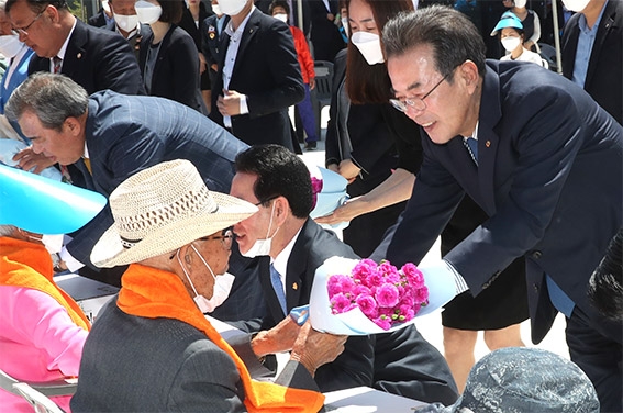 이성희 농협중앙회장, 영농철 맞아 본격 현장경영 시동