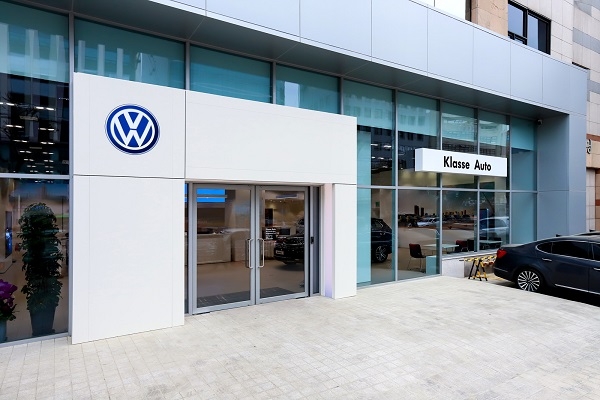 폭스바겐, 동대문 전시장에 '새 로고' 적용