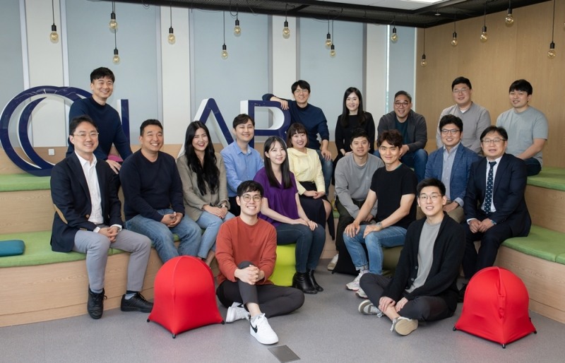 삼성전자가 사내 육성 프로그램 'C랩 인사이드' 통해 스타트업의 창업 지원에 나선다. 사진은 삼성전자 C랩을 통해 창업에 나서는 5개 과제 참여 임직원들/사진=삼성전자