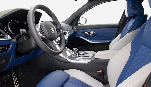 BMW M340i 퍼스트 에디션 내부.