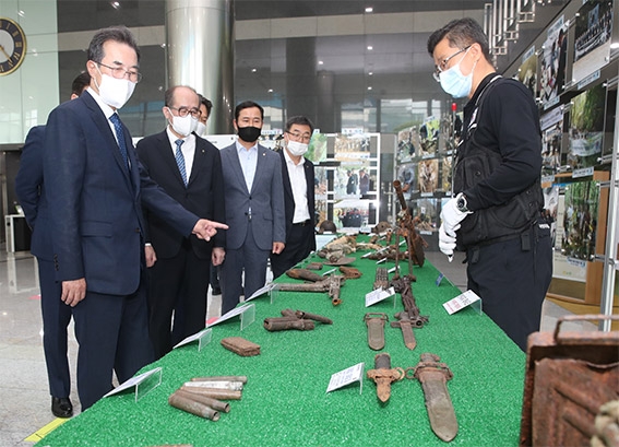 농협중앙회, 호국보훈의 달 '6·25 전사자 유해발굴 특별전시전' 열어