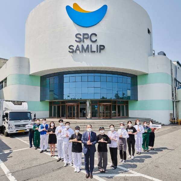 SPC삼립은 신종 코로나 바이러스 감염증(코로나19) 극복을 위해 힘쓰는 의료진을 응원하는 ‘덕분에 챌린지’ 캠페인에 동참한다. 사진=SPC그룹.