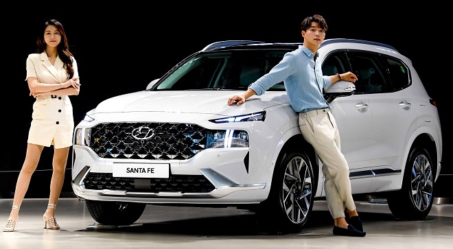 현대차 중형SUV 4세대 싼타페 페이스리프트.