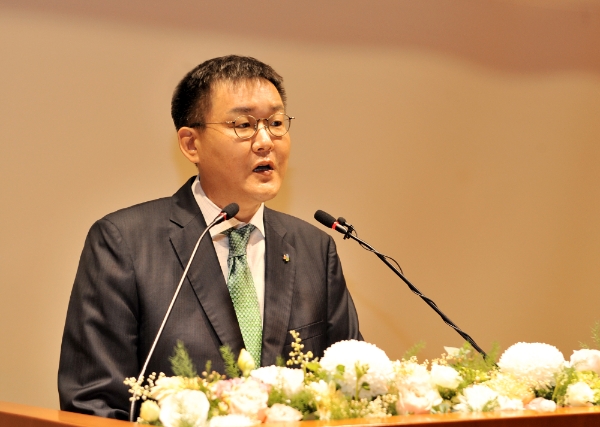 김남호 DB그룹 신임 회장이 취임사를 하고 있다. / 사진 = DB그룹