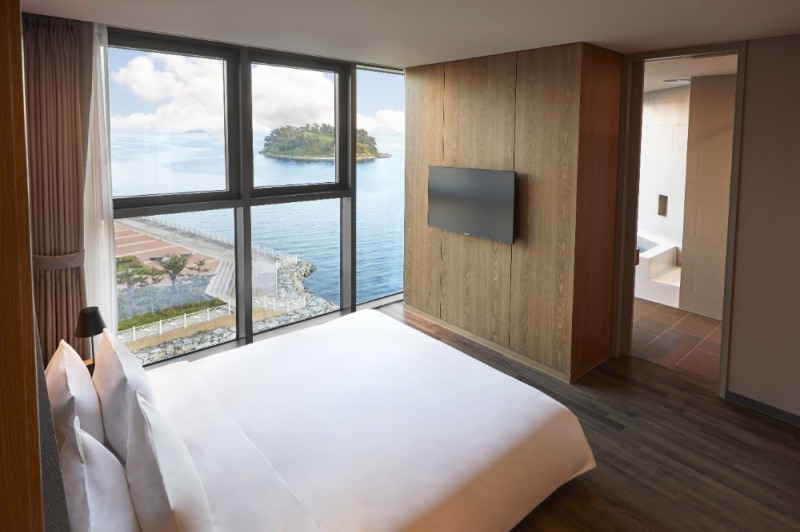 밸메르 디럭스 스위트 객실 모습/사진=한화호텔앤드리조트