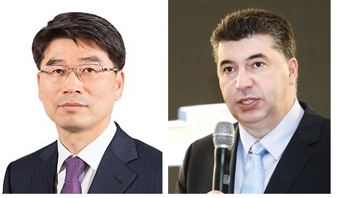 송호성 기아차 사장(왼쪽)과 카허 카젬 한국지엠 사장.