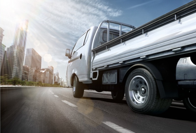 한국타이어 벤트라 드라이브 포지션을 소형 트럭에 장착한 모습/사진=한국타이어