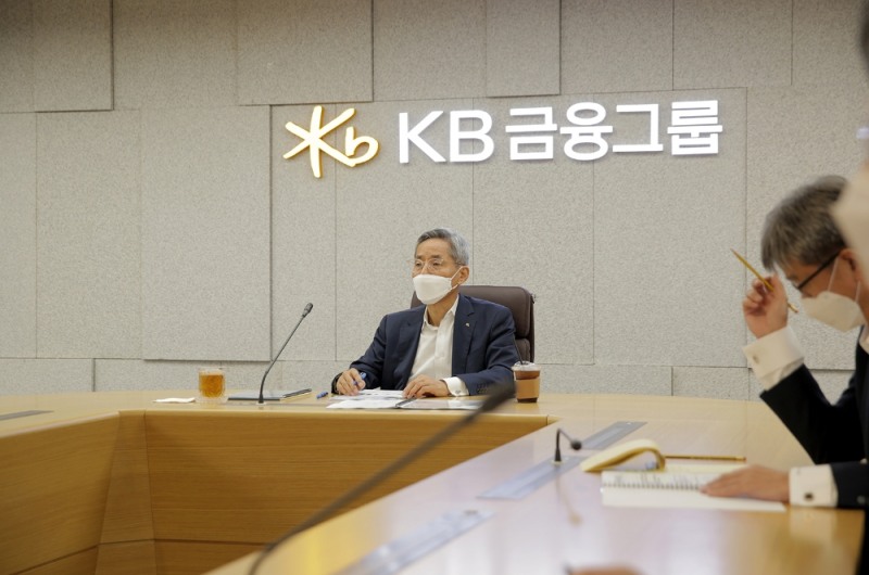 KB금융그룹은 23일 윤종규 회장을 비롯 주요 계열사 경영진으로 구성된 ‘KB뉴딜∙혁신금융협의회’를 열고 ‘한국판 뉴딜’ 정책에 적극 동참하기로 했다. / 사진= KB금융지주(2020.07.23)