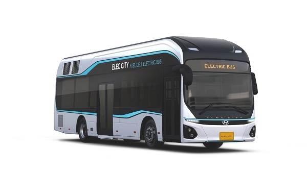현대차 수소전기버스. 전주 시내버스에는 이성계, 한옥마을, 전동성당, 풍남문 등 전주를 대표하는 상징물이 외관에 세겨진다. 사진=현대차.