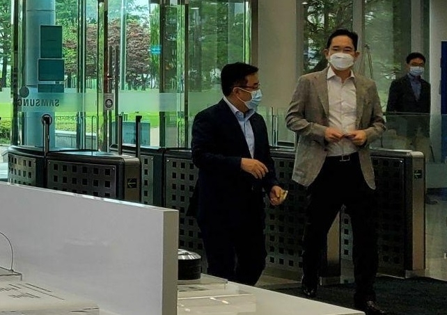 이재용 삼성전자 부회장이 7월30일 온양사업장을 현장방문했다.