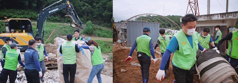 현대엘리베이터 임직원들이 13일 수해 피해를 입은 충주시 엄정면 행정마을과 주동마을을 찾아 토사 제거 등 복구작업을 펼치고 있다. 이와 함께 현대엘리베이터는 충북도와 충주시에 각각 1억5,000만 원씩 총 3억 원의 재난구호물품을 기부했다./사진=현대엘리베이터