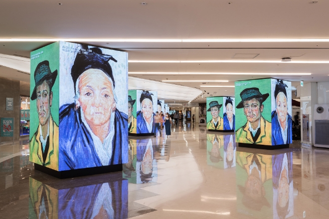 스타필드 코엑스몰이 국내 최고 수준의 디지털 사이니지를 설치하고 새로운 공간 연출로 문화예술 랜드마크 입지를 굳힌다. 사진=신세계그룹.