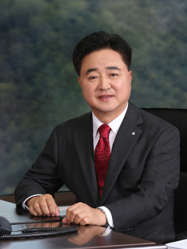 신용길 생명보험사회공헌위원장. / 사진 = 생명보험협회