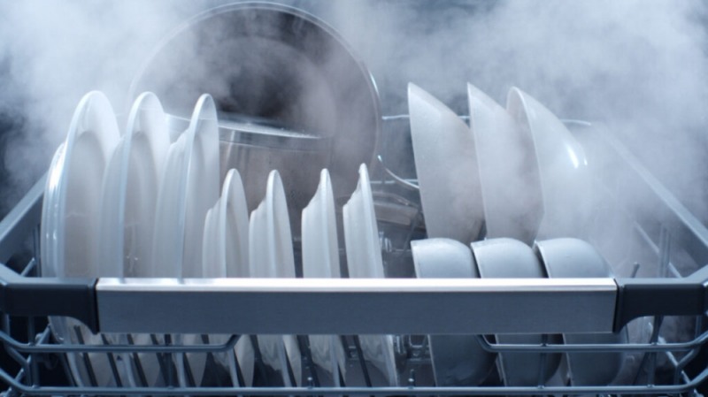 LG전자의 독자 기술인 트루스팀이 적용된 'LG 디오스 식기세척기'의 '살균세척코스' 기능이 대표적인 식중독 원인균 6종을 99.99% 제거하는 것으로 나타났다.사진=LG전자