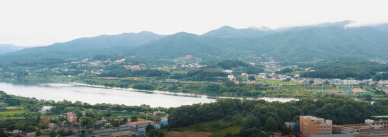 한화건설이 이달 분양하는 ‘포레나 양평’의 24층 높이에서 본 남한강 모습 / 사진=참컴