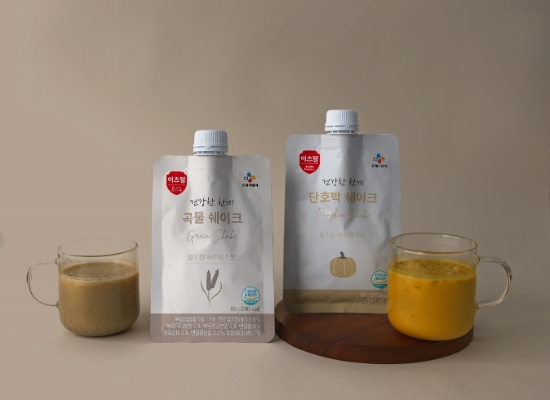 '건강한 한끼 곡물쉐이크'와 '건강한 한끼 단호박쉐이크' 제품 전면. / 사진 = CJ프레시웨이