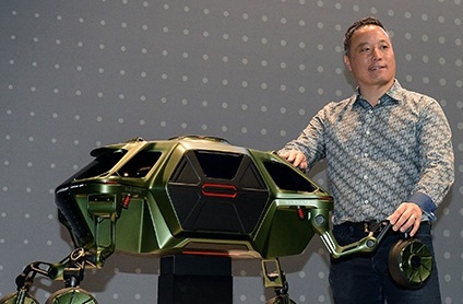 존 서 현대크래들 상무가 CES2019에서 엘리베이트 콘셉트 시제품을 소개하고 있다. 사진=현대차.