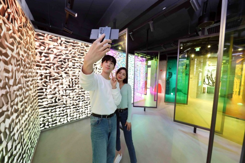 4층은 시현하다와 함께 고객들이 증명사진, 스냅샷 등 다양한 촬영을 할 수 있도록 구성했다./사진=LG유플러스