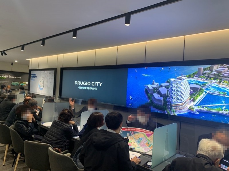 시흥 웨이브파크 푸르지오 시티 견본주택 내부. / 사진제공 = 더피알