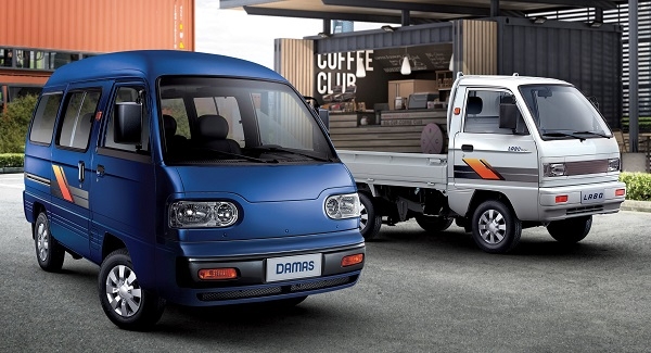 한국GM 다마스(왼쪽)과 라보.