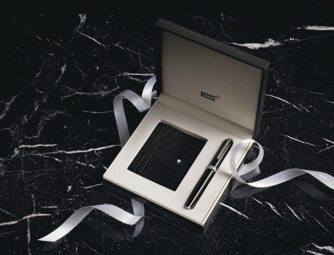 카카오커머스가 운영하는 카카오톡 선물하기에 럭셔리 비즈니스 라이프스타일 브랜드 ‘몽블랑(MONTBLANC)’ 이 23일 공식 입점했다. 사진=카카오.