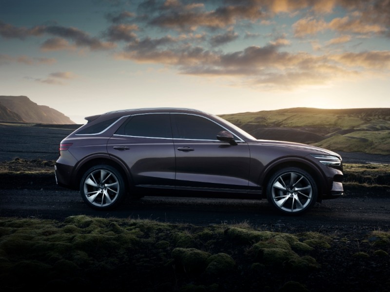 제네시스가 중형 SUV 모델 GV70의 주요 사양과 가격을 공개했다. 사진=제네시스