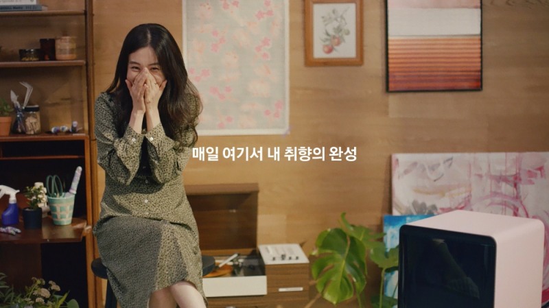 삼성전자가 23일 배우 정려원과 안보현이 '취향가전'을 통해 자신만의 취향을 표현한 브이로그 형식의 영상을 삼성전자 코리아 유튜브와 인스타그램 공식 채널에 공개했다. 사진=삼성전자