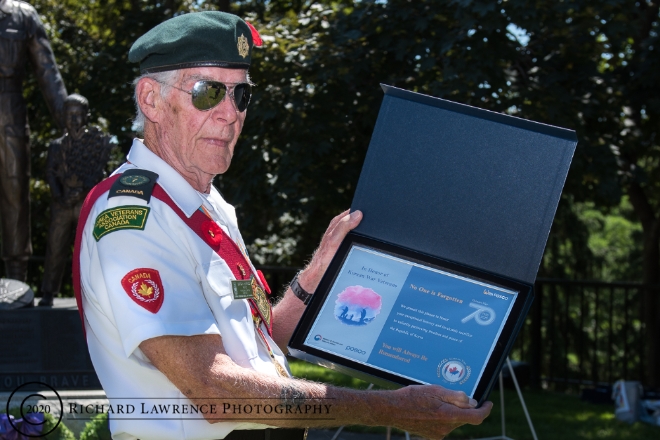 포스코가 6·25 전쟁 70주년을 기념해 약 1년여에 걸쳐 16개국 3700여명의 참전용사들에게 감사패를 전달했다. 사진=포스코그룹.