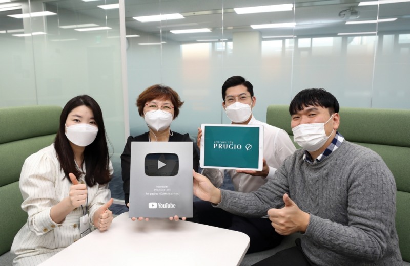 푸르지오유튜브 실버버튼 획득 인증 사진 / 자료=대우건설