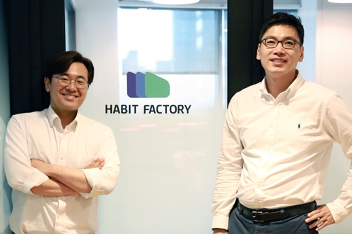 왼쪽부터 정윤호·이동익 해빗팩토리 공동대표. / 사진 = 해빗팩토리