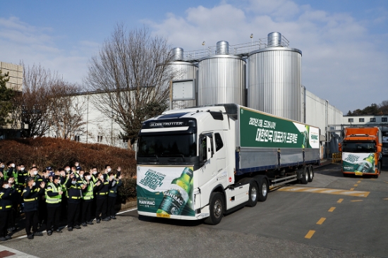 지난달 28일 오비맥주 광주공장에서 진행된 ‘한맥’ 출고 기념식. / 사진 = 오비맥주
