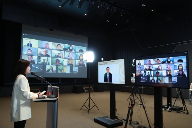 한화그룹은 ESG(환경·사회·지배구조) 경영을 통한 그룹의 지속가능경영 방향성을 공유하고 지속적으로 확장하고 있는 글로벌 사업장과의 소통을 강화하기 위해 글로벌 주재기자 워크숍을 언택트로 개최했다. 사진=한화그룹.