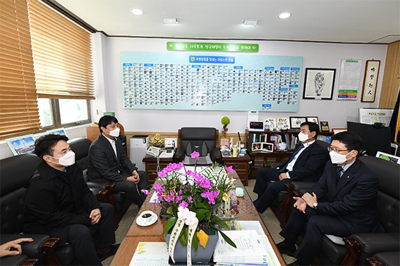 염규종 조합장, 조석환 수원시의회 의장과 수원농업 미래 논의
