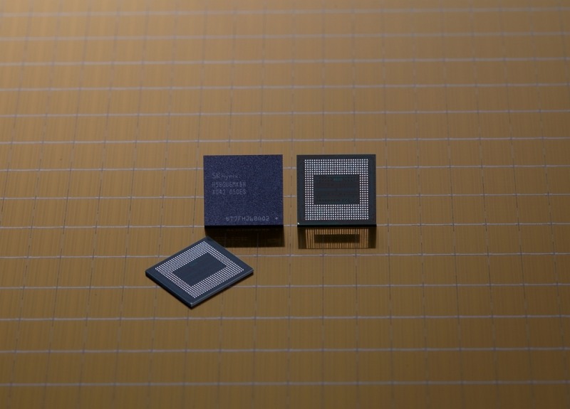 SK하이닉스가 양산하는 18GB LPDDR5 모바일 D램. 사진=SK하이닉스