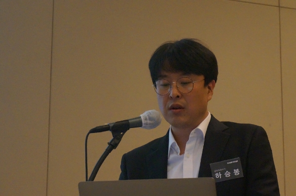 ▲하승봉 자이언트스텝 대표이사가 9일 서울 여의도에서 열린 기업공개(IPO) 기자간담회에서 회사의 성장전략을 발표하고 있다./ 사진=자이언트스텝