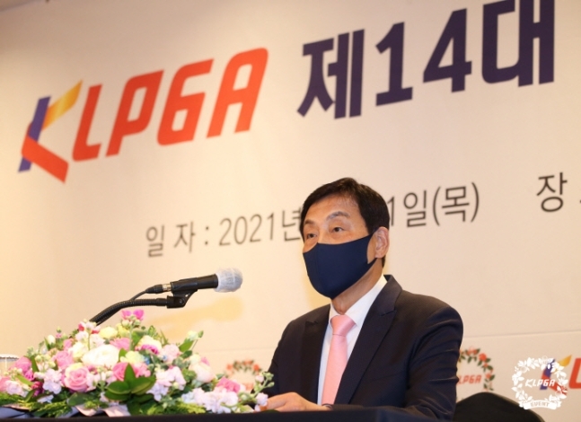 김정태 신임 KLPGA 회장이 11일 그랜드 인터컨티넨탈 서울 파르나스에서 열린 기자회견서 취임 소감을 밝히고 있다. /사진=LPGA 제공