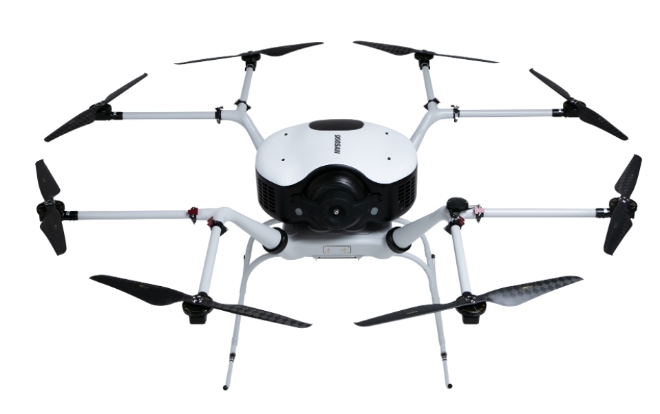 두산모빌리티이노베이션(이하 DMI)이 국내 최대 드론 전시회에서 비바람이 부는 악천후를 견딜 수 있도록 개발한 신제품 ‘DS30W’의 실물을 처음 선보인다. 사진=두산그룹.