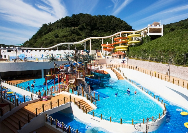 금호석유화학그룹은 계열사 금호리조트가 지난 2일부로 을지로 시그니쳐타워 건물로의 입주를 모두 완료하며 그룹 일원으로 새롭게 출발할 준비를 마쳤다고 3일 밝혔다. 사진=금호석유화학그룹.