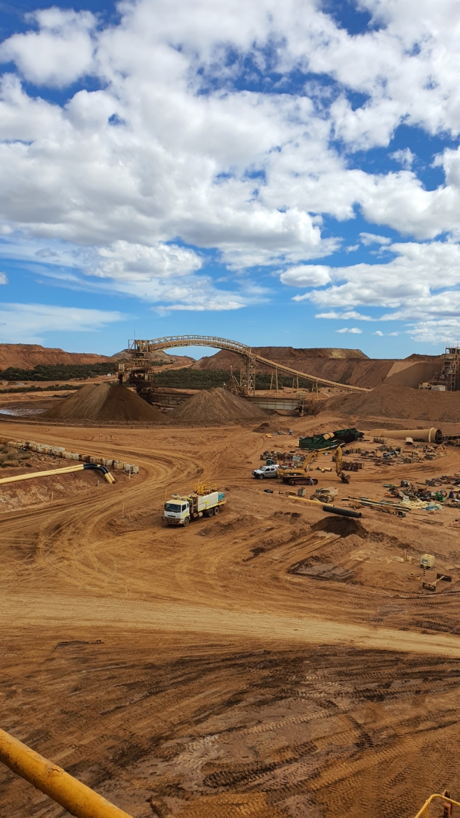 포스코는 19일 호주의 니켈 광업 및 제련 전문회사 ‘레이븐소프(Ravensthorpe Nickel Operation)’ 지분 30%를 2억4000만달러(한화 약 2700억원)에 인수하는 계약을 체결했다. 사진=포스코그룹.