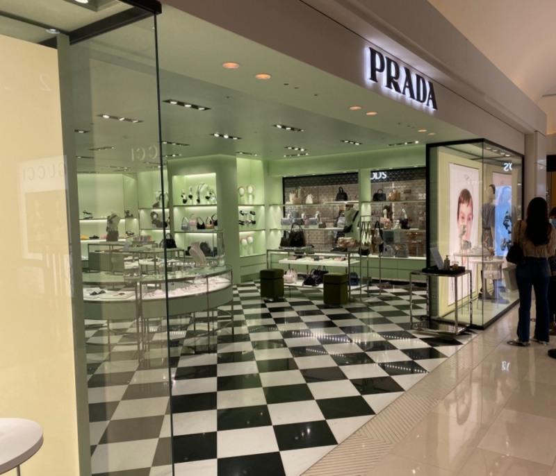 1일, 서울에 위치한 프라다 매장 입구 모습. / 사진제공 = 본사 취재