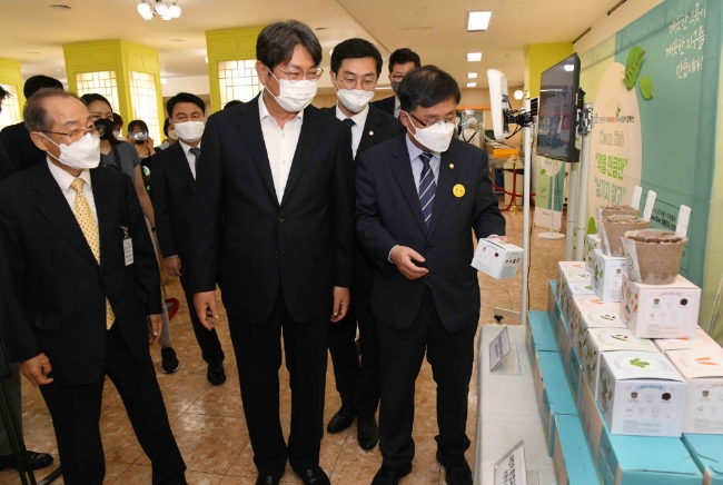 홈플러스와 국회사무처가 6월 환경의 달을 맞아 한 달간 '클린디쉬(Clean Dish)' 캠페인을 진행한다고 1일 밝혔다./사진제공=홈플러스