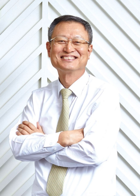•2009년 KB국민은행 북아현동지점 지점장•2010년 KB국민은행 비서실장•2012년 KB국민은행 서여의도영업부 수석부장•2014년 KB국민은행 마포역지점 수석지점장•2015년 KB국민은행 동부지역본부 본부장•2016년 KB국민은행 소비자브랜드전략그룹 대표(전무) KB금융지주 그룹홍보•사회공헌 총괄•2018년~현)KB저축은행 대표이사