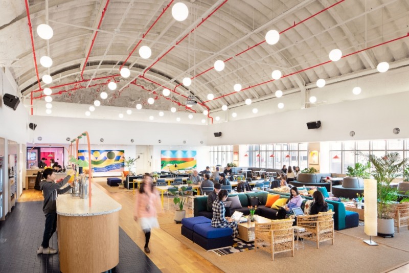 위워크 디자이너클럽점 메인라운지 / 사진=위워크